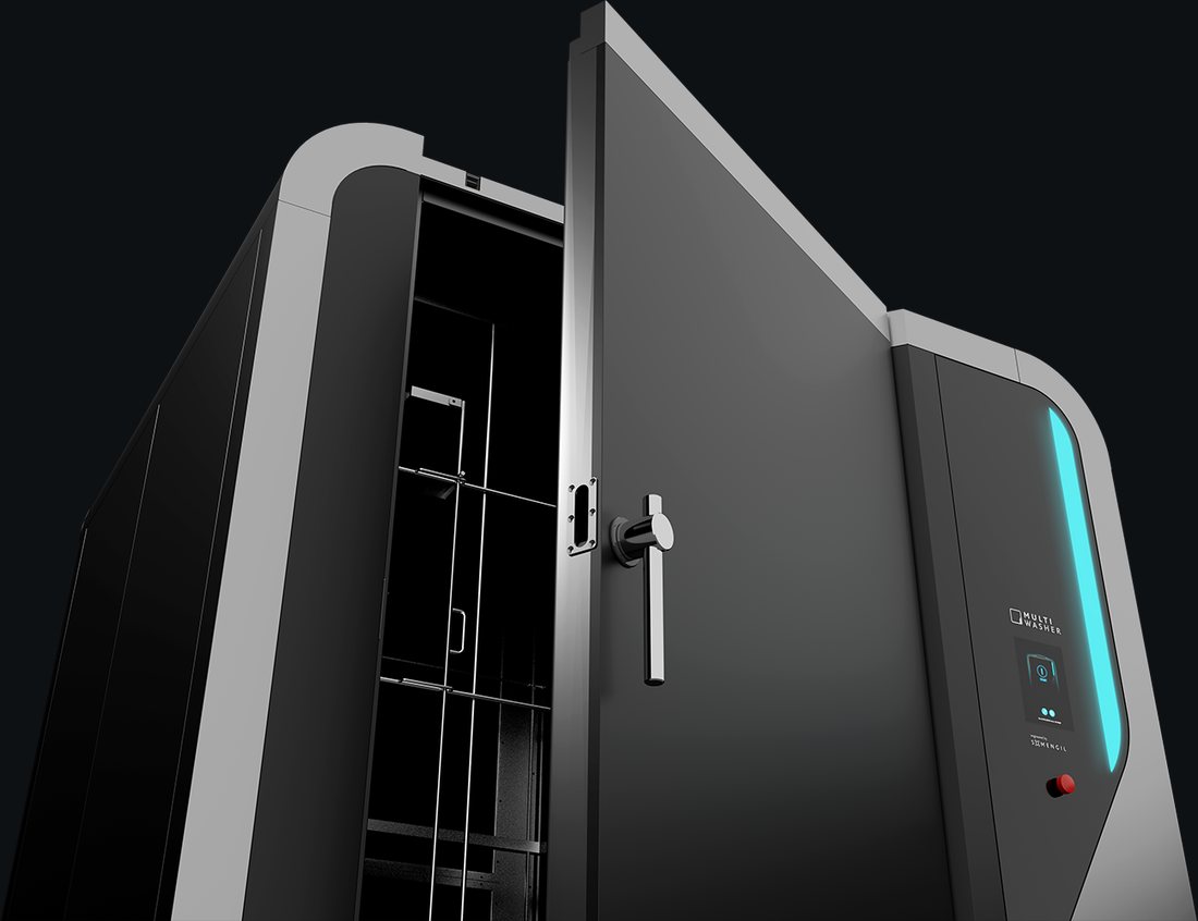 MultiWasher — vista em ângulo, porta abrindo